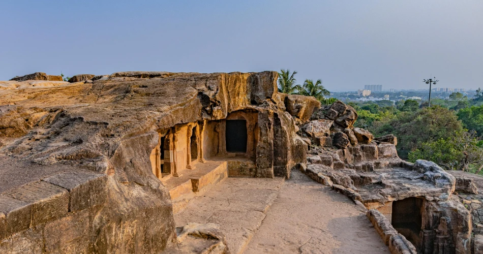 Perjalanan Feri ke Pulau Elephanta. Gua Purba & Pemandangan Laut