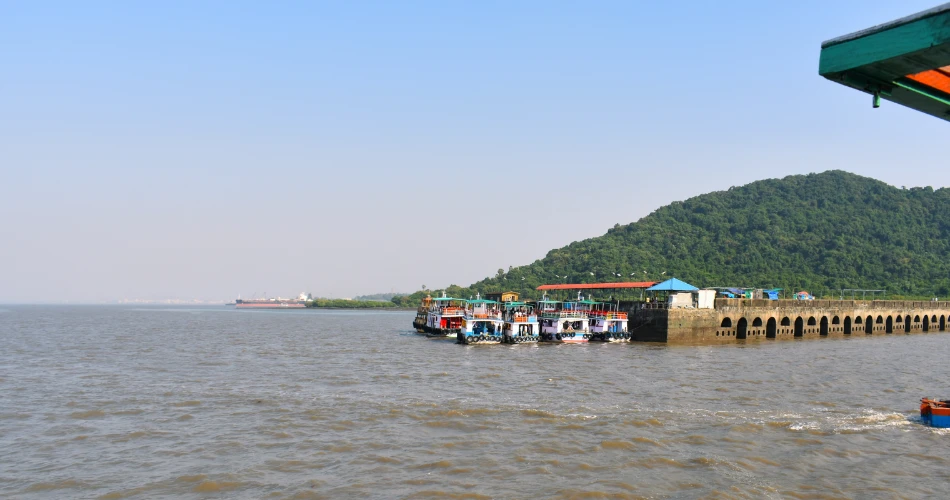 Perjalanan Feri ke Pulau Elephanta. Gua Purba & Pemandangan Laut