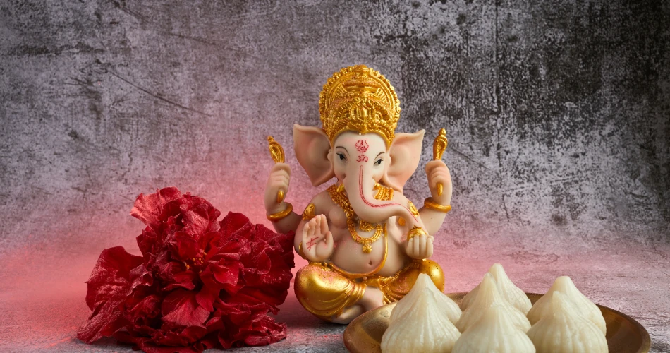Ganesh Chaturthi in Mumbai: A Festival of Colors, Faith & Unity