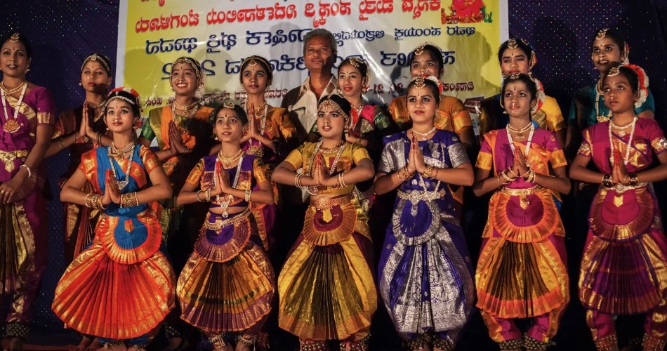 Ganesh Chaturthi in Mumbai: A Festival of Colors, Faith & Unity