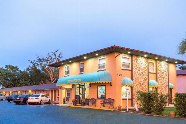 Knights Inn Kissimmee image 1