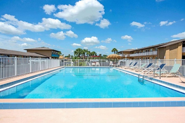 Knights Inn Kissimmee image 5