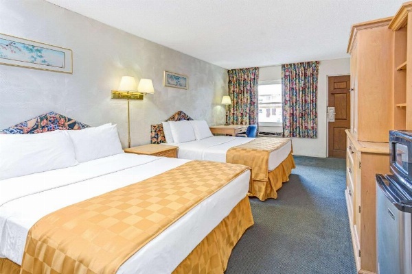 Knights Inn Kissimmee image 9